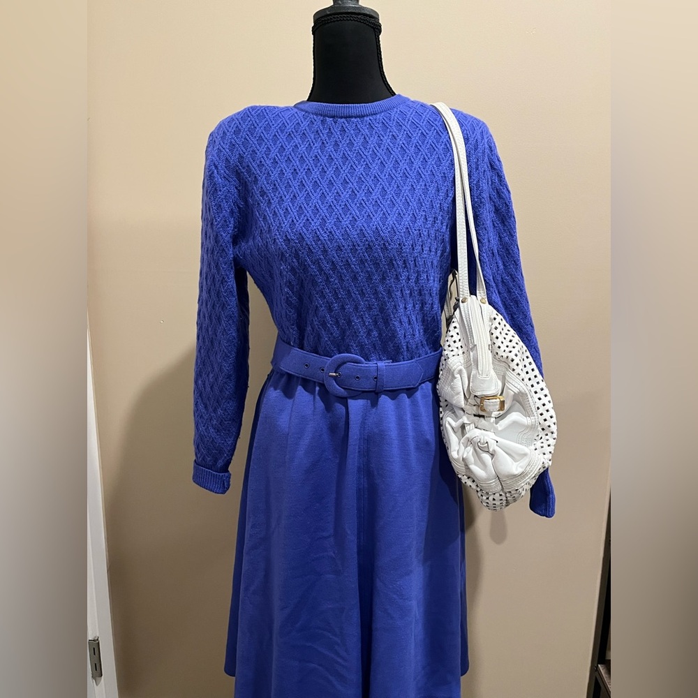 Elegant Blue Knit Dress
